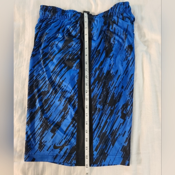 Nike Training Shorts - Picture 1 of 4